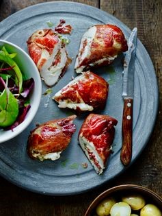 Chicken with fig & goats' cheese wrapped in Parma ham