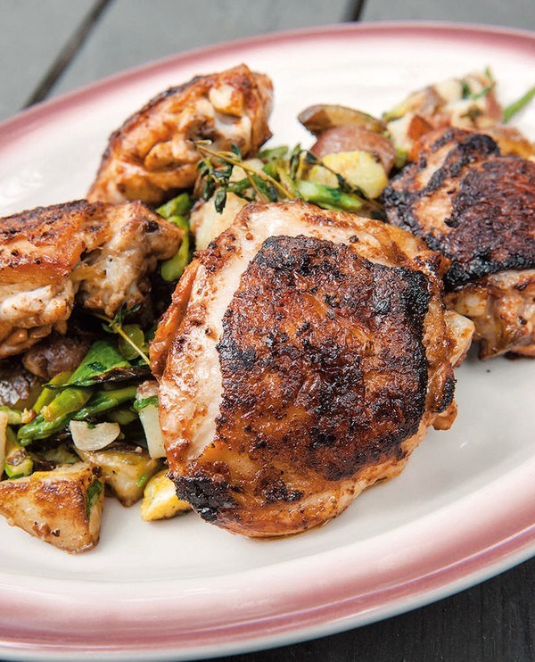 Chicken with garlic chipotle love & sautéed vegetables [Aarón Sánchez]