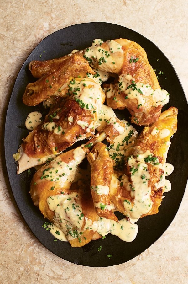 Chicken with garlic cream sauce