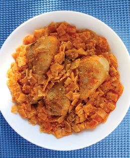 Chicken with hilopites (Kotopoulo me hilopites)