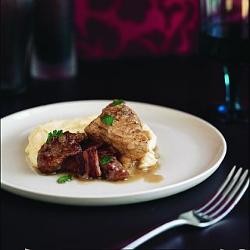 Chicken with pancetta, pork sausage & tempranillo