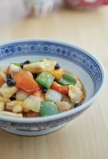 Chicken with salted black beans, tomatoes and green peppers