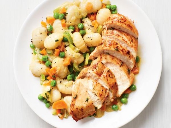 Chicken with skillet gnocchi