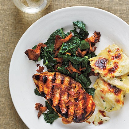 Chicken with smoked chanterelles and potatoes