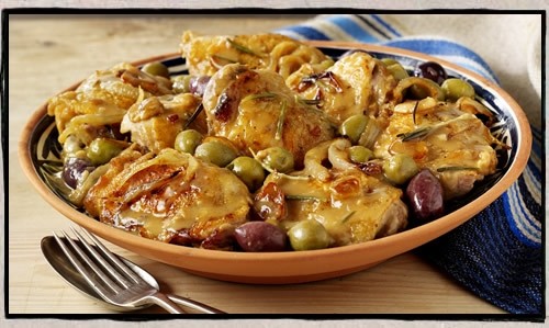 Chicken with Spanish olives (Pollo con salsa de aceitunas Españolas)