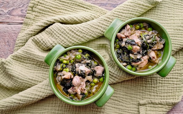 Chicken with spinach & peas