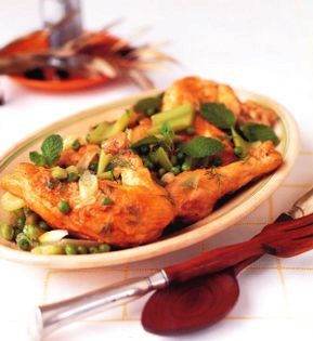Chicken with spring peas (Poyo kon bizelas)
