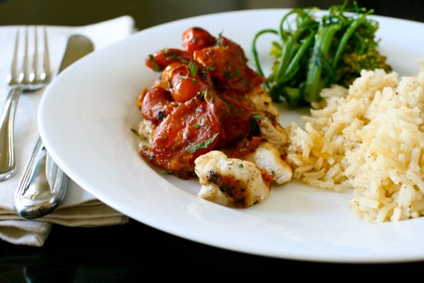 Chicken with tomato herb pan sauce