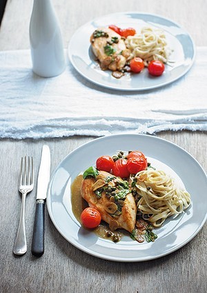 Chicken with tomatoes, capers and basil