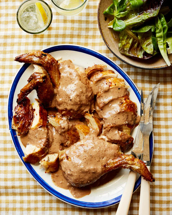 Chicken with white wine and walnut sauce