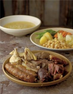 Chickpea and meat broth (Cocido)