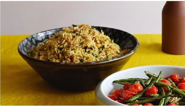 Chickpea and rice pilaf with saffron and currants