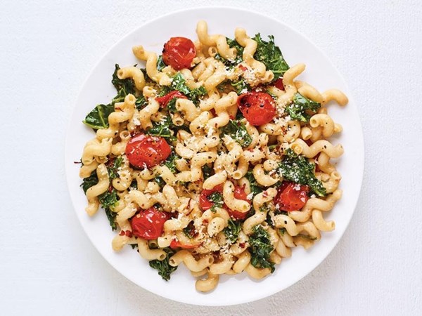 Chickpea cavatappi with tomatoes and kale