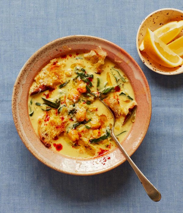 Chickpea, chard and bread soup with yoghurt