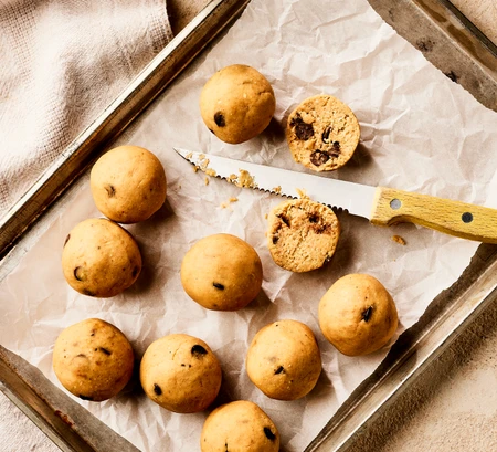 Chickpea cookie dough bites