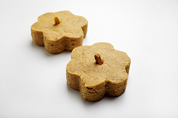 Chickpea cookies (Nan-e nokhodchi)