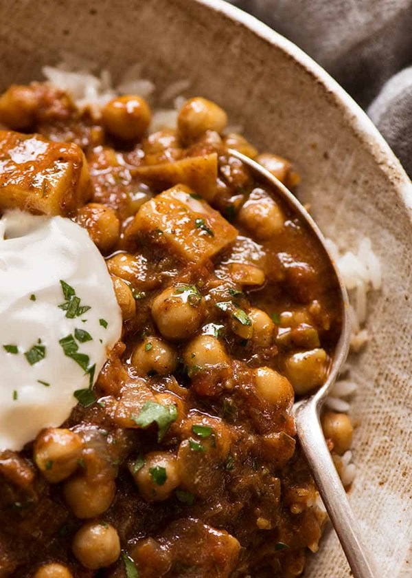 Chickpea curry with potato (Chana aloo curry)