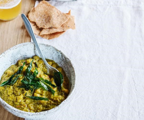 Chickpea dhal with papadums