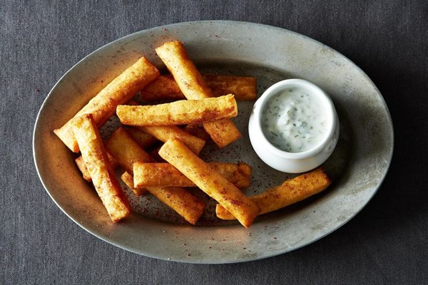 Chickpea fries with yogurt dipping sauce
