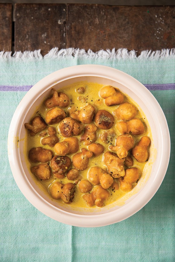 Chickpea fritters in curry (Besan curry)