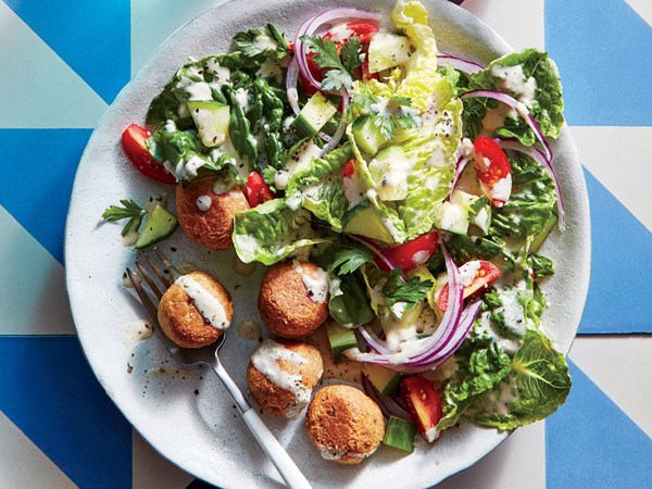 Chickpea "meatballs" with crunchy romaine salad