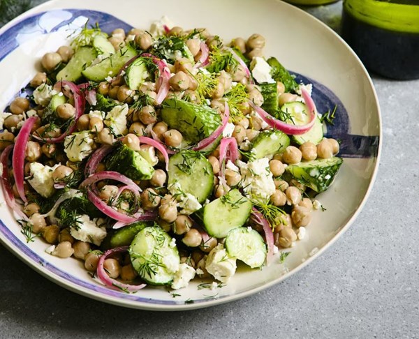 Chickpea salad with cucumbers and dill