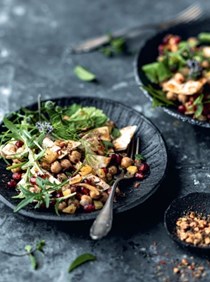 Chickpea salad with za'atar and pomegranate 