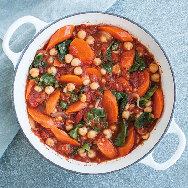 Chickpea, spinach, and carrot curry