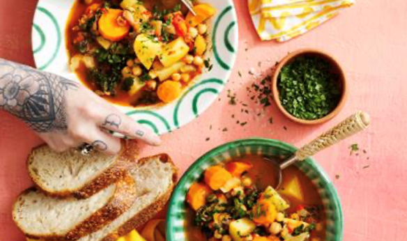 Chickpea stew (Garbanzos estofados)
