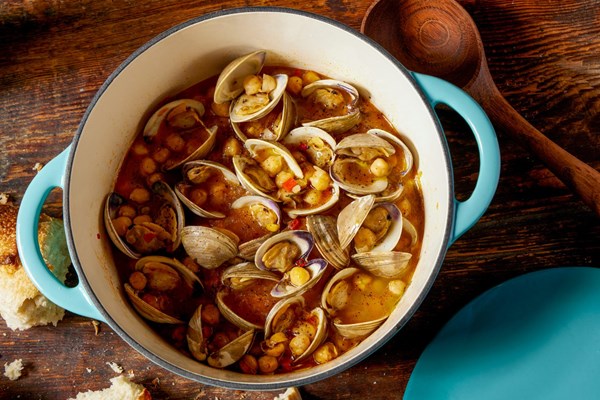 Chickpeas and clams (Ceci e vongole)