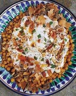 Chickpeas and toasted bread with yogurt-tahini sauce (Fattet hummus)