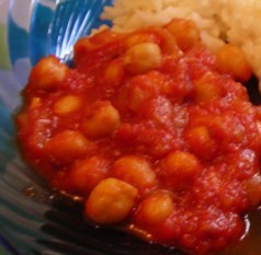 Chickpeas in tamarind sauce (Khatte channe)