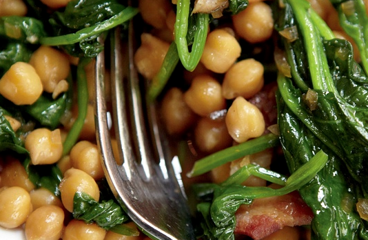 Chickpeas, spinach and pancetta