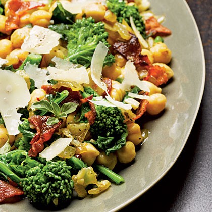 Chickpeas with broccoli rabe and bacon