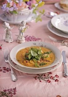 Chickpeas with prawns