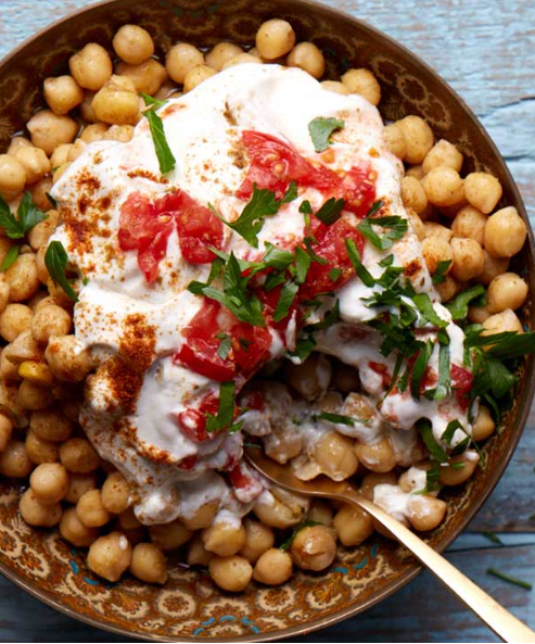 Chickpeas with yoghurt & tahina sauce (Moussabaha)