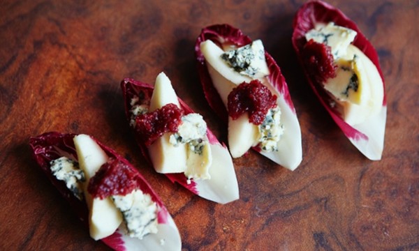 Chicory boats with pear, Stilton and cranberry jam
