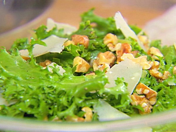 Chicory salad with walnuts and Parmesan