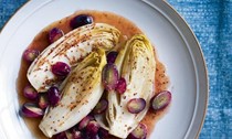 Chicory with grapes, honey and mustard