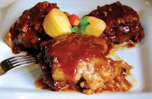 Chikito's oxtail stew (Rabo de toro de Chikito)