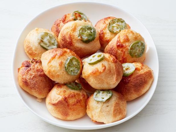 Chile-cheese rolls
