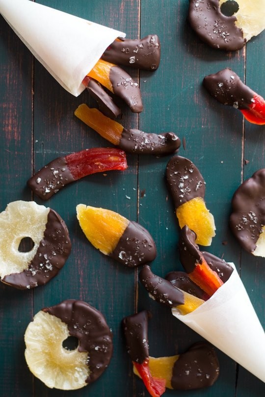 Chile-chocolate tropical fruit