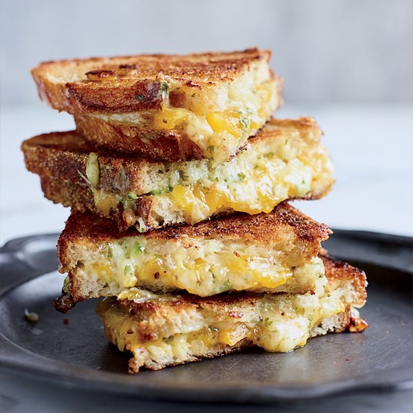 Chile grilled cheese sandwiches