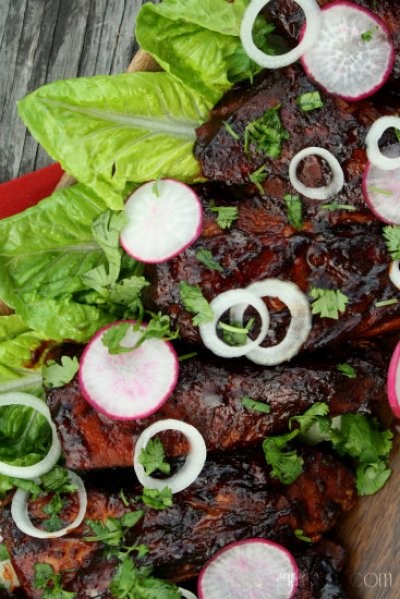 Chile-honey glazed pork ribs (Costillas adobadas)