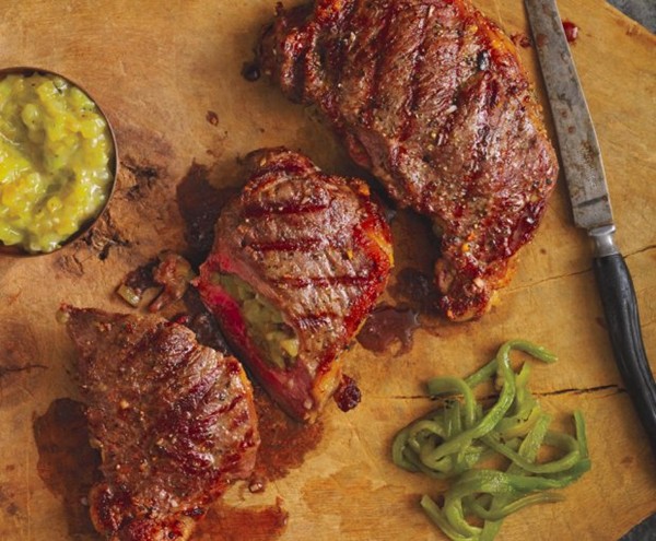 Chile-stuffed steak