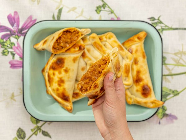 Chilean onion empanadas (Pequenes)
