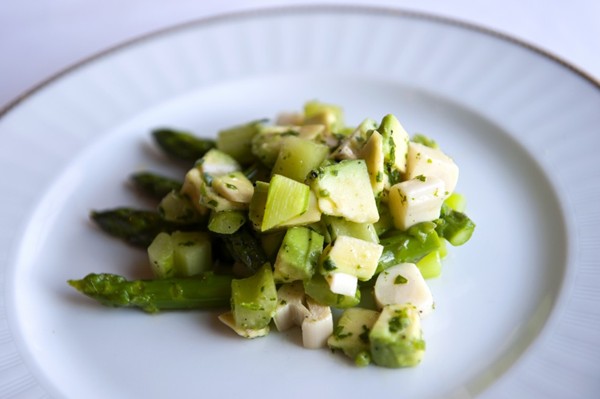 Chilean-style avocado salad