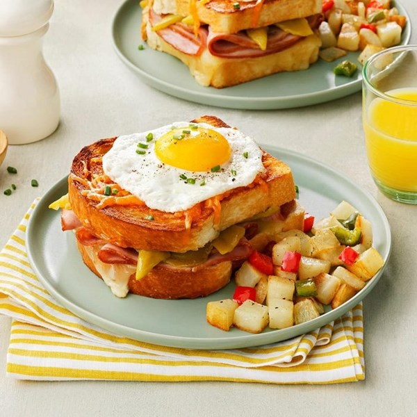 Chiles rellenos croque-madame