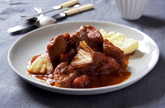 Chili al pastor (with polenta and caramelized pineapples)