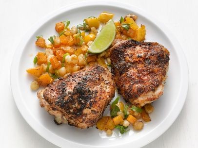 Chili chicken with hominy hash